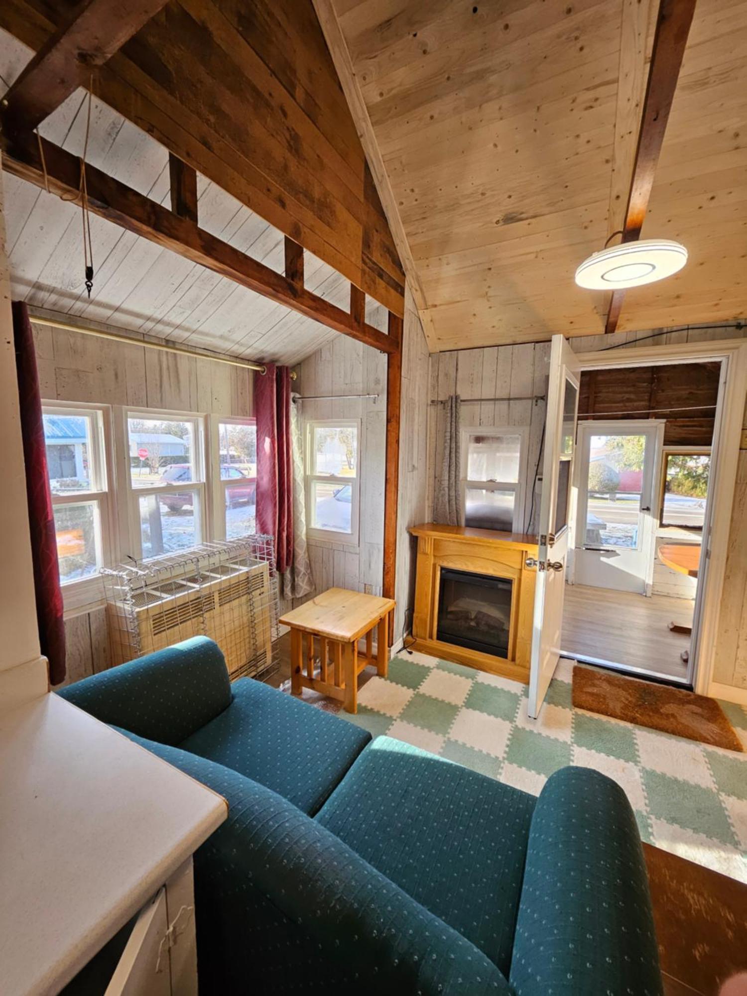 Fun Place With A Sandy Beach For Swimming, Boating, And Fishing, Featuring 3 Available Cabins Fenelon Falls Exterior foto